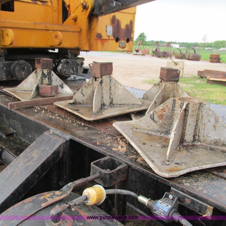 image for item G9302 1968 American Crane 1510 crane