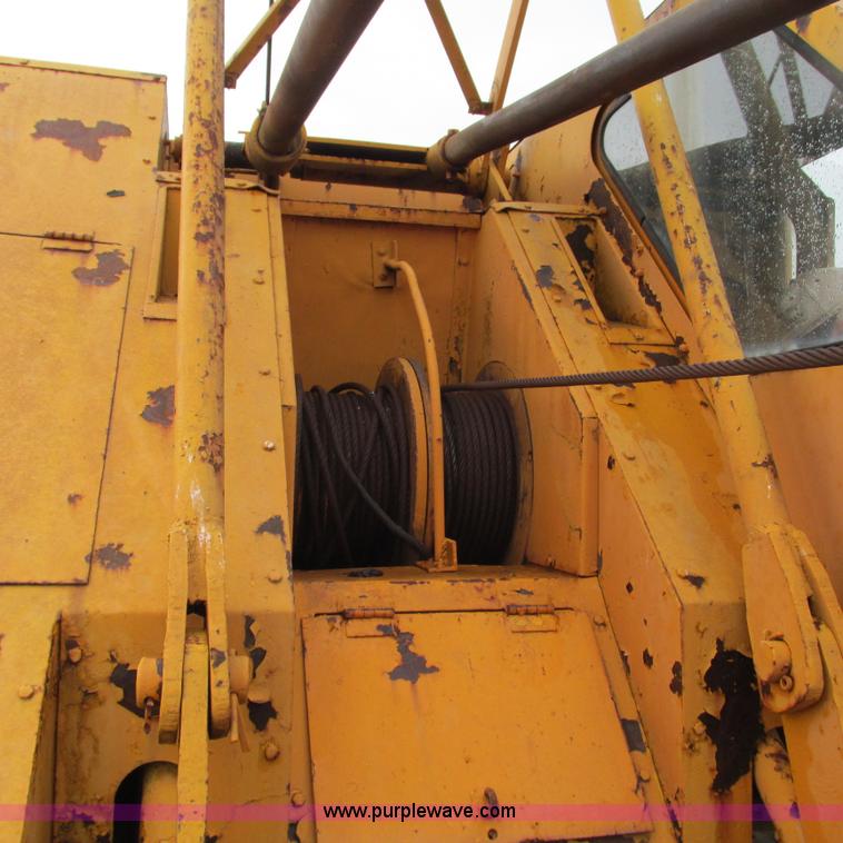 image for item G9302 1968 American Crane 1510 crane