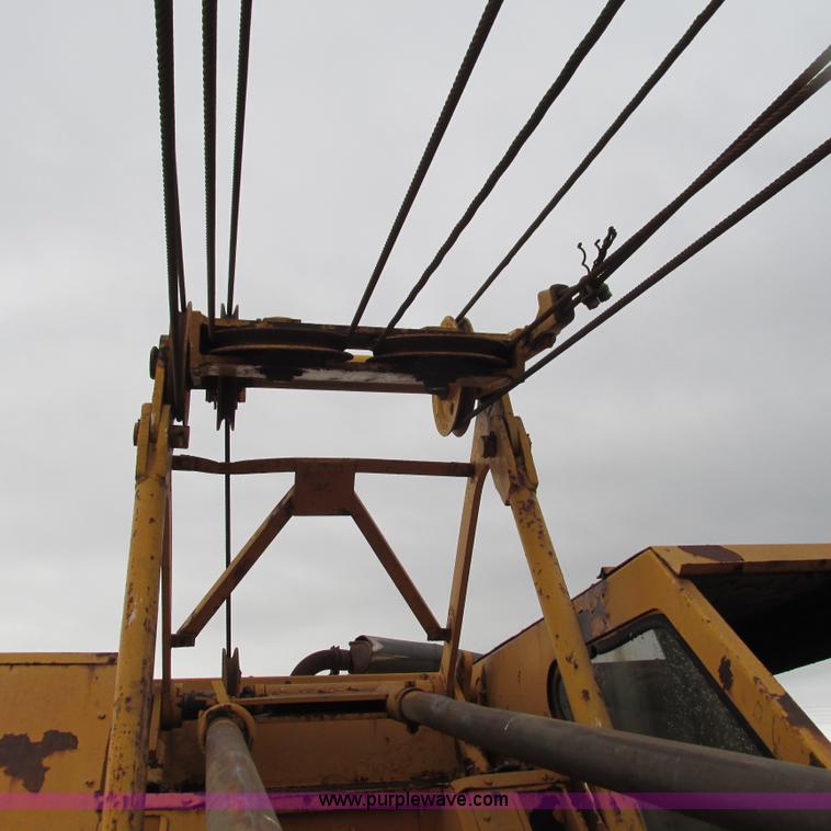 image for item G9302 1968 American Crane 1510 crane