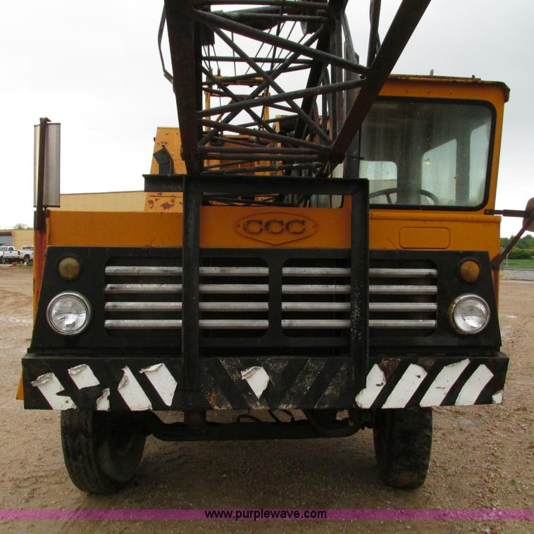 image for item G9302 1968 American Crane 1510 crane