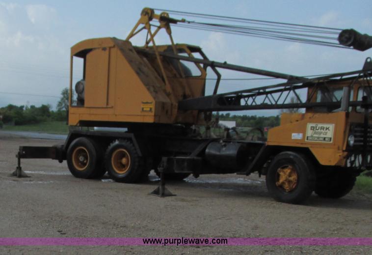 image for item G9302 1968 American Crane 1510 crane