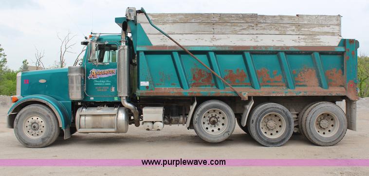 image for item H2662 2000 Peterbilt 378 dump truck