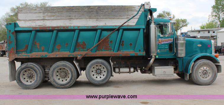 image for item H2662 2000 Peterbilt 378 dump truck