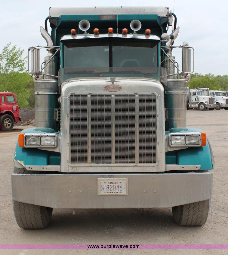 image for item H2662 2000 Peterbilt 378 dump truck