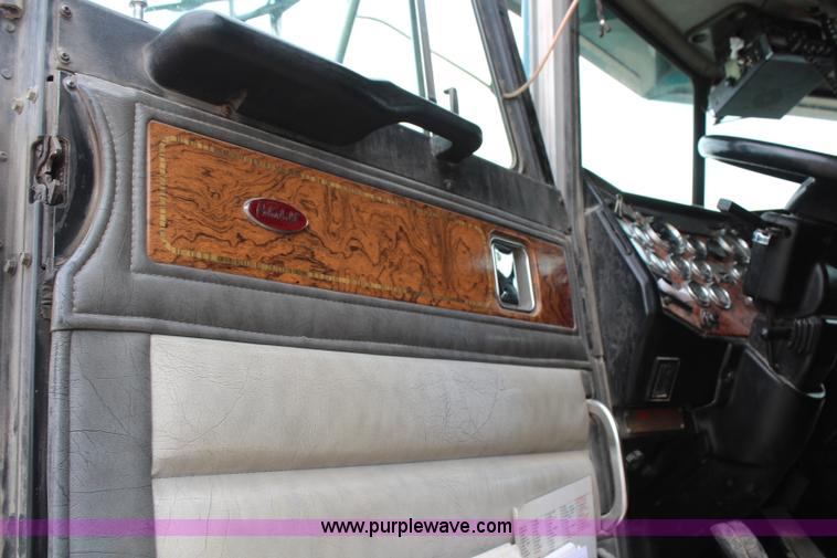 image for item H2662 2000 Peterbilt 378 dump truck