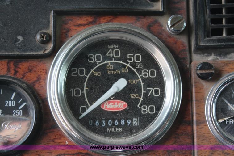 image for item H2662 2000 Peterbilt 378 dump truck