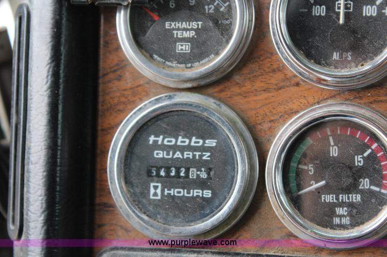 image for item H2662 2000 Peterbilt 378 dump truck