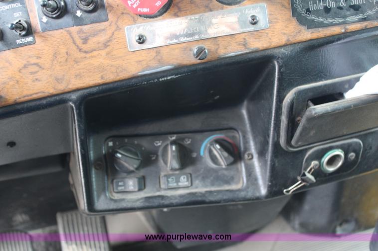 image for item H2662 2000 Peterbilt 378 dump truck