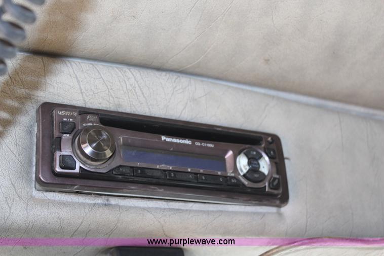 image for item H2662 2000 Peterbilt 378 dump truck