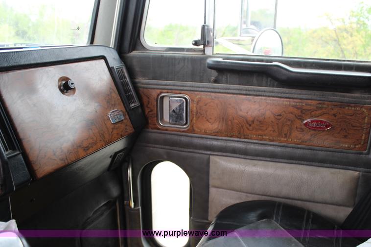 image for item H2662 2000 Peterbilt 378 dump truck