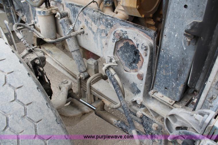 image for item H2662 2000 Peterbilt 378 dump truck