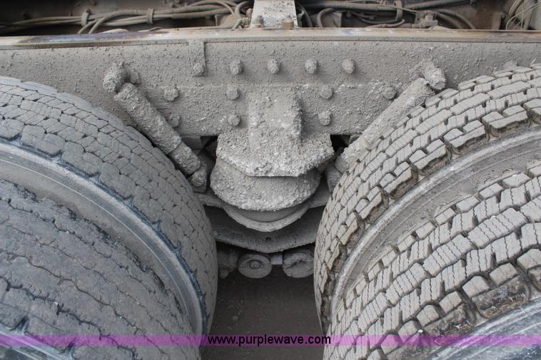 image for item H2662 2000 Peterbilt 378 dump truck