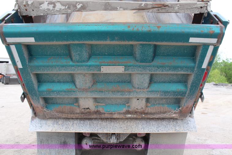 image for item H2662 2000 Peterbilt 378 dump truck