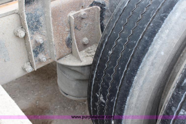 image for item H2662 2000 Peterbilt 378 dump truck