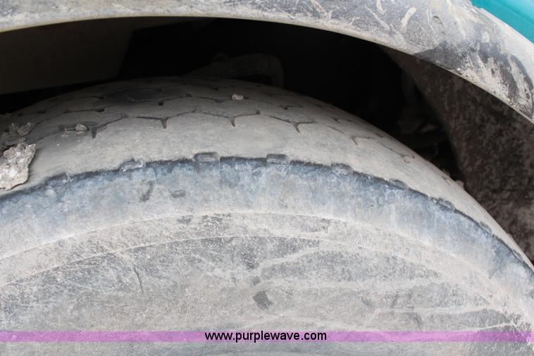 image for item H2662 2000 Peterbilt 378 dump truck