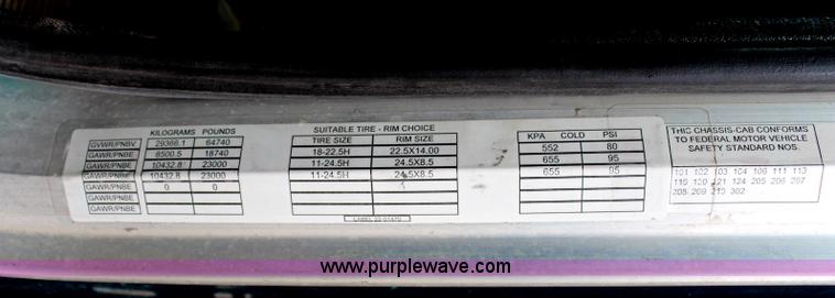 image for item H2662 2000 Peterbilt 378 dump truck