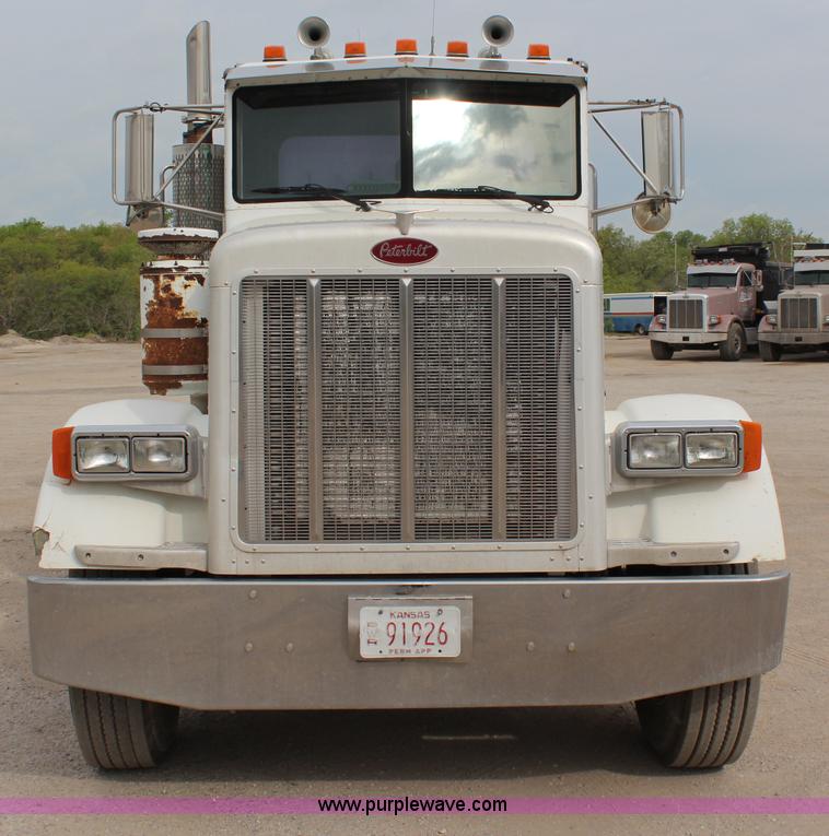 image for item H2663 1996 Peterbilt 378 semi truck