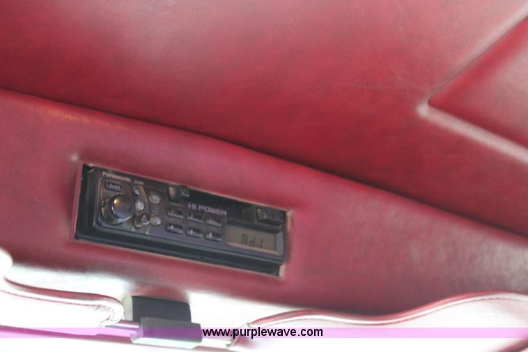 image for item H2663 1996 Peterbilt 378 semi truck