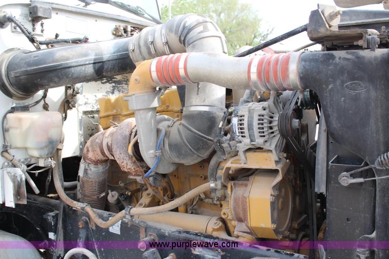 image for item H2663 1996 Peterbilt 378 semi truck