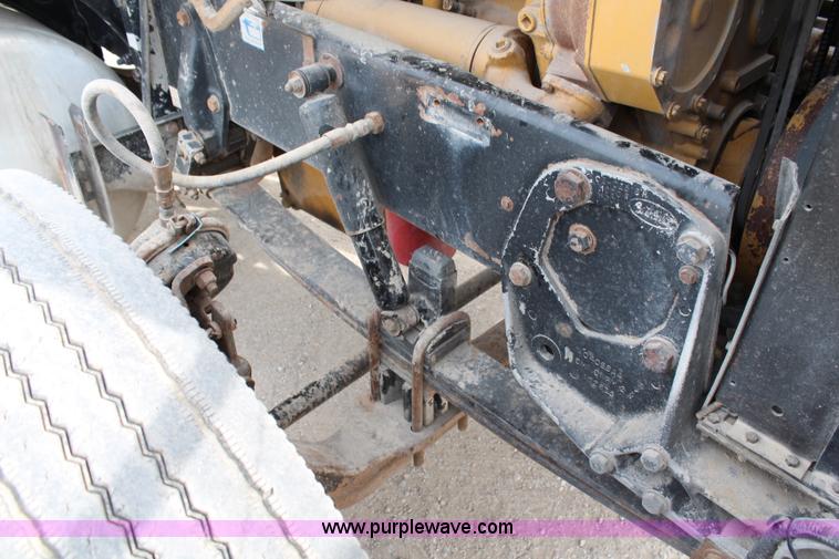 image for item H2663 1996 Peterbilt 378 semi truck