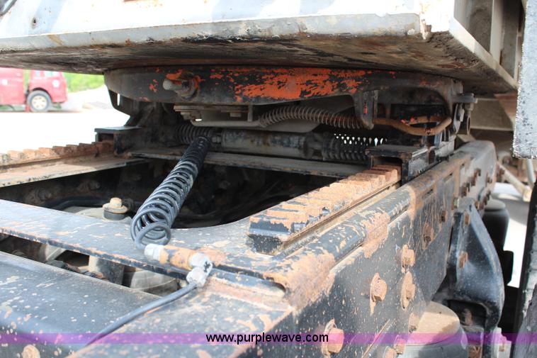 image for item H2663 1996 Peterbilt 378 semi truck