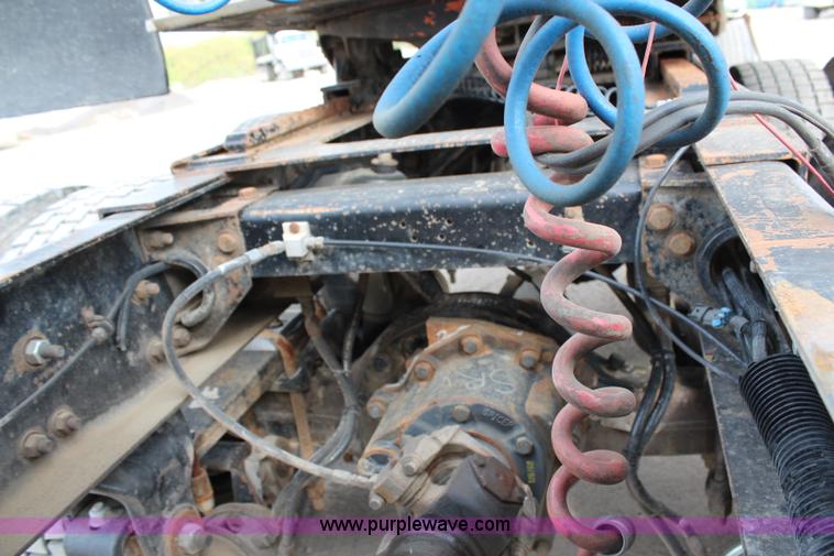 image for item H2663 1996 Peterbilt 378 semi truck