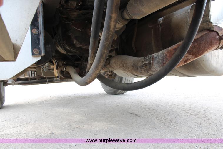 image for item H2663 1996 Peterbilt 378 semi truck