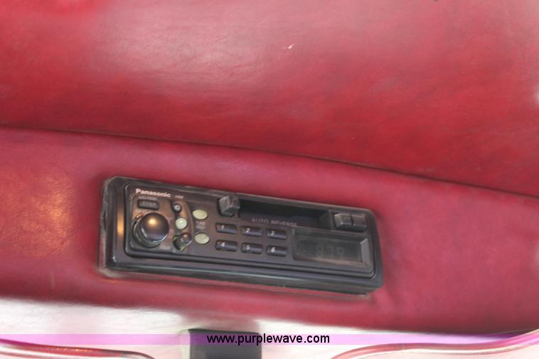 image for item H2665 1996 Peterbilt 378 semi truck