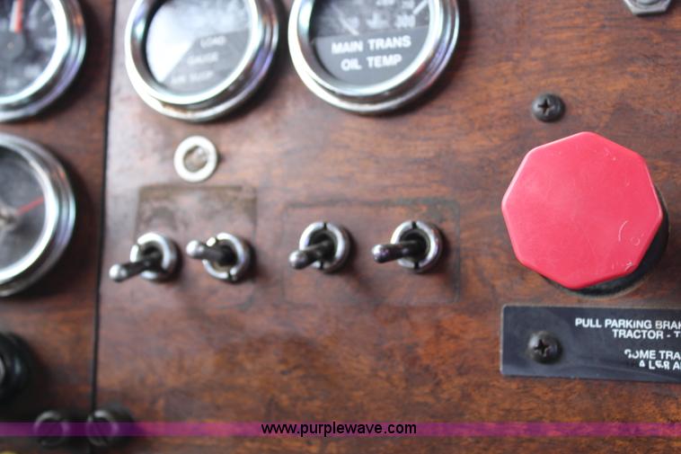 image for item H2665 1996 Peterbilt 378 semi truck