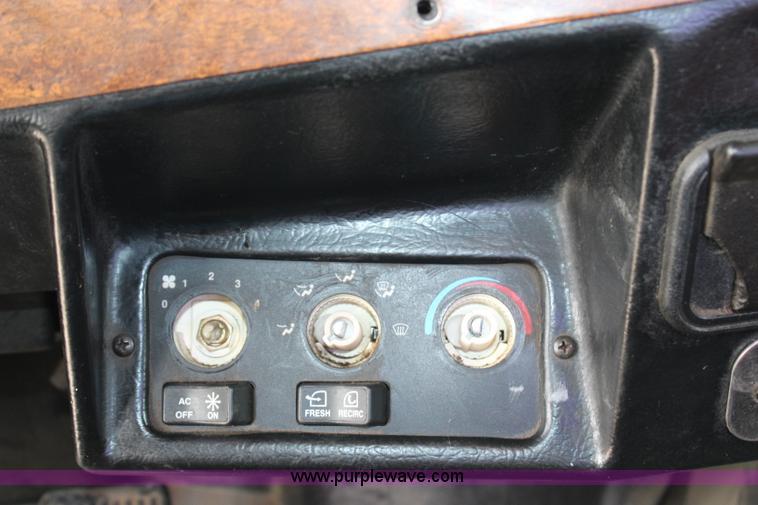 image for item H2665 1996 Peterbilt 378 semi truck