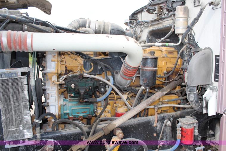 image for item H2665 1996 Peterbilt 378 semi truck