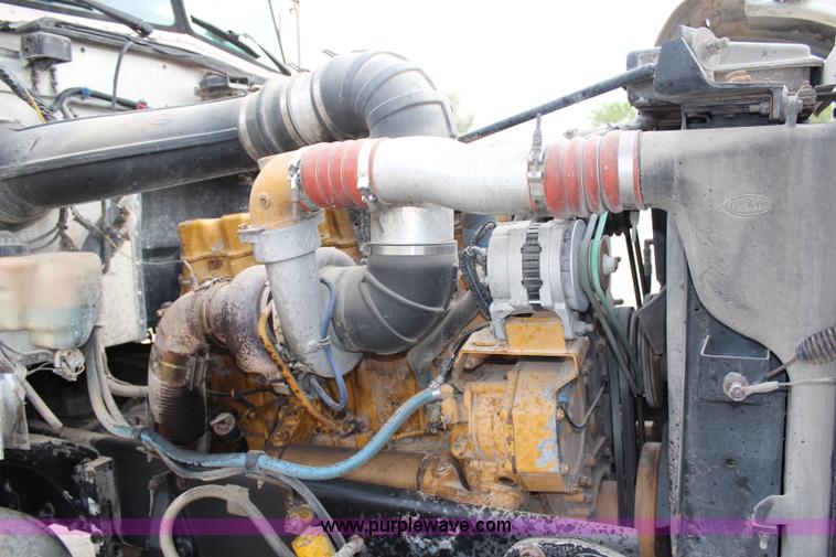 image for item H2665 1996 Peterbilt 378 semi truck