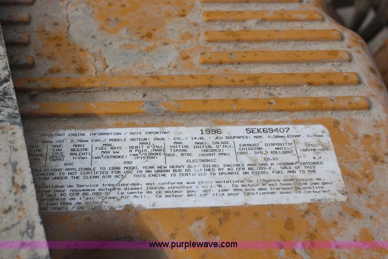 image for item H2665 1996 Peterbilt 378 semi truck