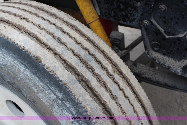 image for item H2665 1996 Peterbilt 378 semi truck