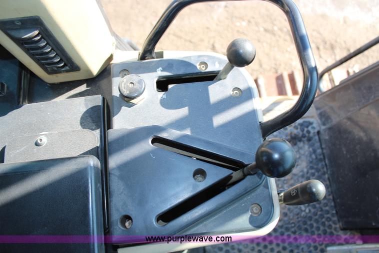 image for item H2679 2002 Caterpillar 963C track loader