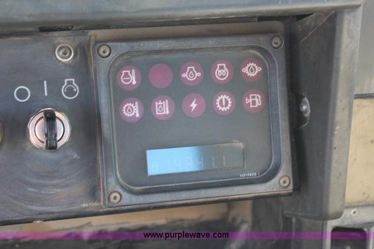 image for item H2679 2002 Caterpillar 963C track loader