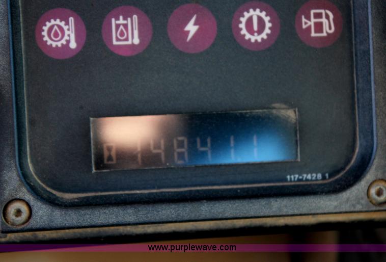 image for item H2679 2002 Caterpillar 963C track loader