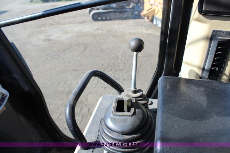 image for item H2679 2002 Caterpillar 963C track loader