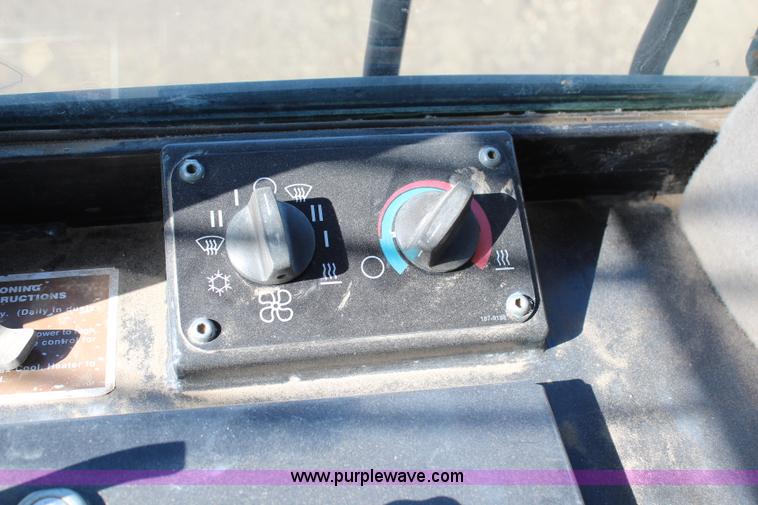 image for item H2679 2002 Caterpillar 963C track loader