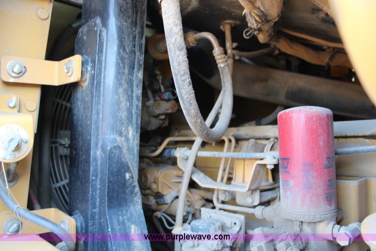 image for item H2679 2002 Caterpillar 963C track loader