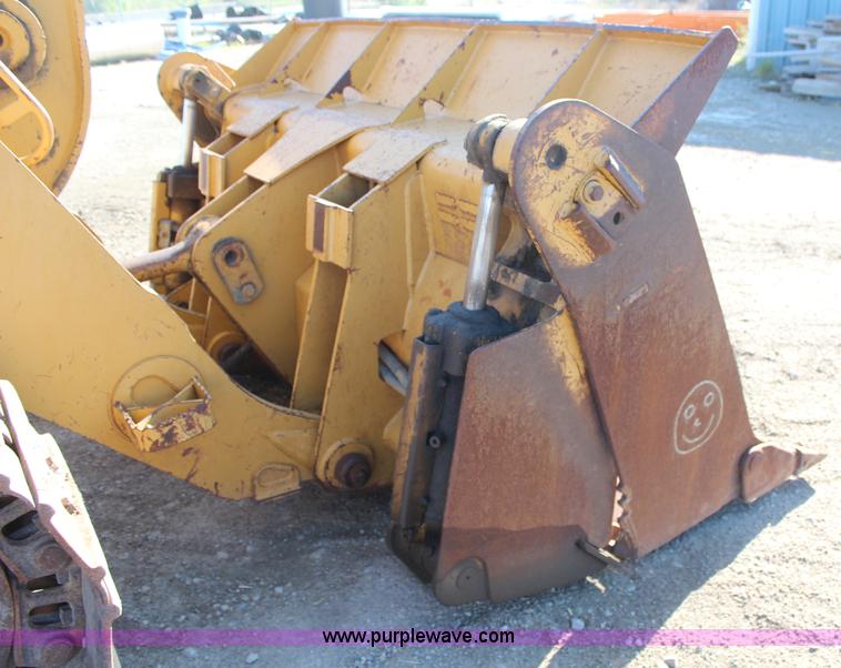 image for item H2679 2002 Caterpillar 963C track loader