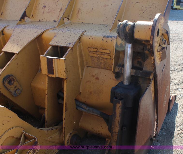 image for item H2679 2002 Caterpillar 963C track loader