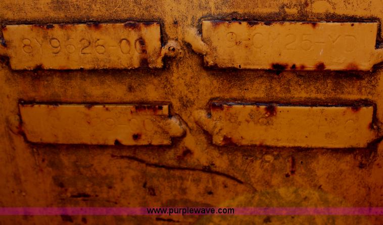 image for item H2679 2002 Caterpillar 963C track loader