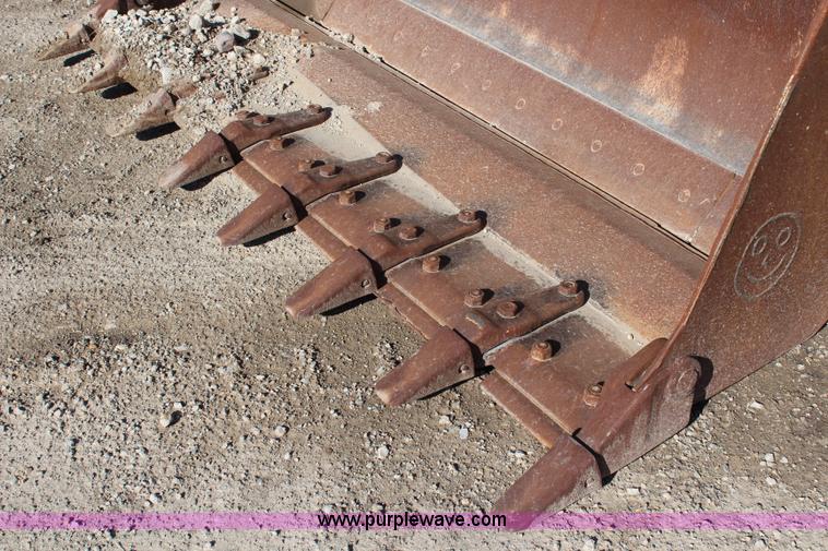 image for item H2679 2002 Caterpillar 963C track loader