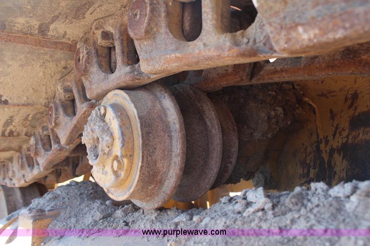 image for item H2679 2002 Caterpillar 963C track loader