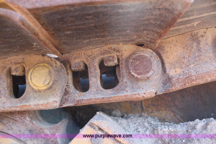 image for item H2679 2002 Caterpillar 963C track loader