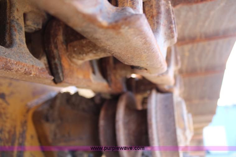 image for item H2679 2002 Caterpillar 963C track loader