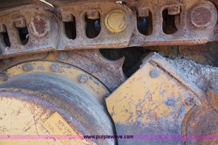 image for item H2679 2002 Caterpillar 963C track loader