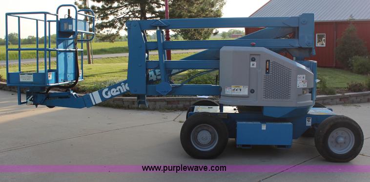 image for item H2699 1993 Genie Z45/22 boom lift
