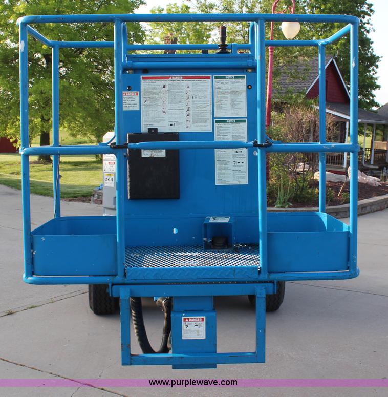 image for item H2699 1993 Genie Z45/22 boom lift